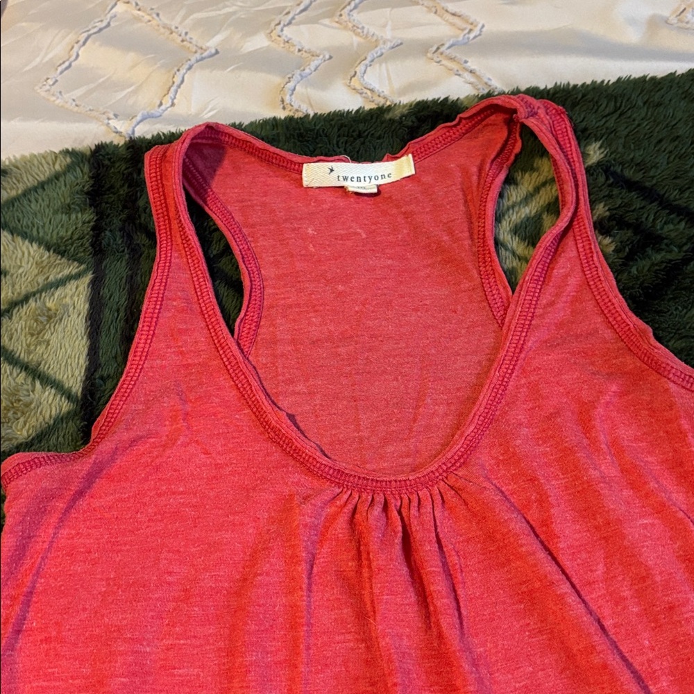 Women’s Top - Picture 4 of 6
